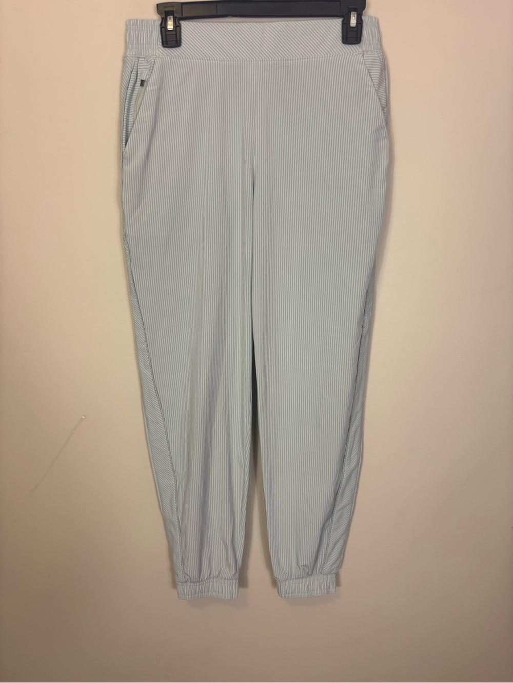 Athleta Brooklyn Textured Light Green Pinstripe Jogger Pants Women’s 10